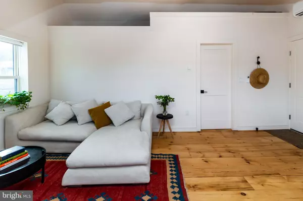 New Hope, PA 18938,44 S MAIN ST #3S