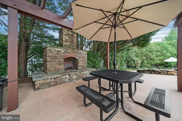 Avondale, PA 19311,104 SHINNECOCK HL