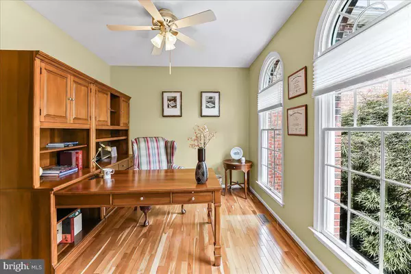 Newark, DE 19711,216 WALKER WAY