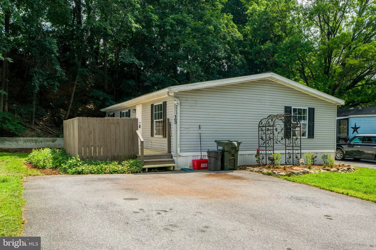 Ephrata, PA 17522,163 HURST DR