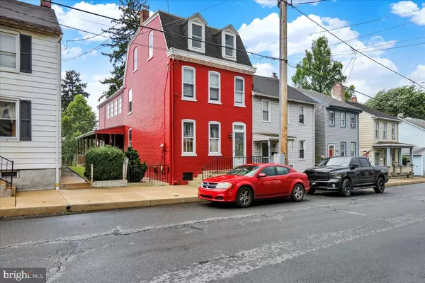 Columbia, PA 17512,638 MANOR ST