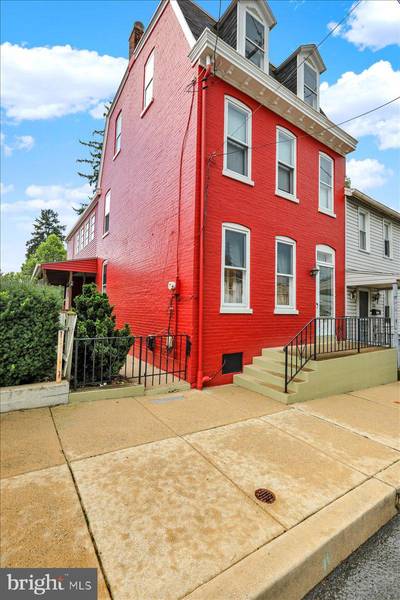 638 MANOR ST, Columbia, PA 17512
