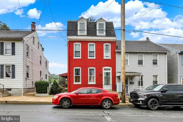 Columbia, PA 17512,638 MANOR ST