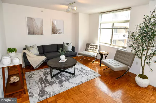 Chevy Chase, MD 20815,7111 WOODMONT AVE #701