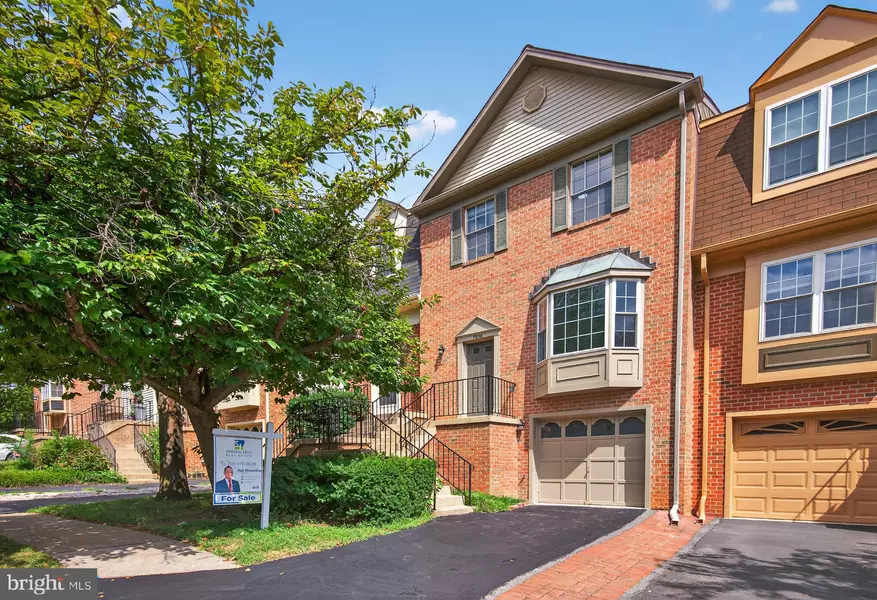 7806 SOLOMON SEAL DR, Springfield, VA 22152
