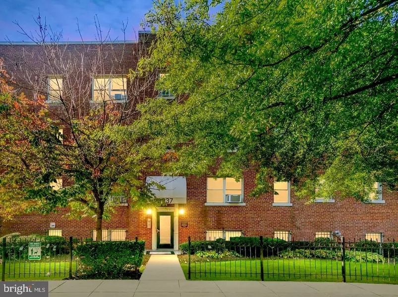 3937 S ST SE #6A, Washington, DC 20020