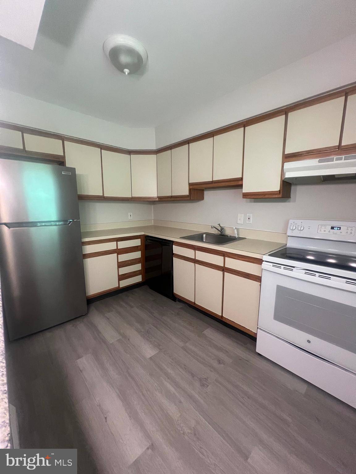 Burlington Township, NJ 08016,208 GARNET DR