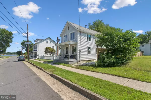 Beverly, NJ 08010,124 COOPER ST