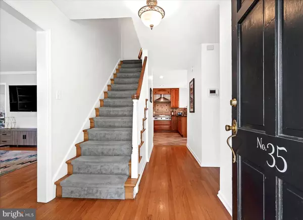 Wilmington, DE 19808,35 WINTERBURY CIR