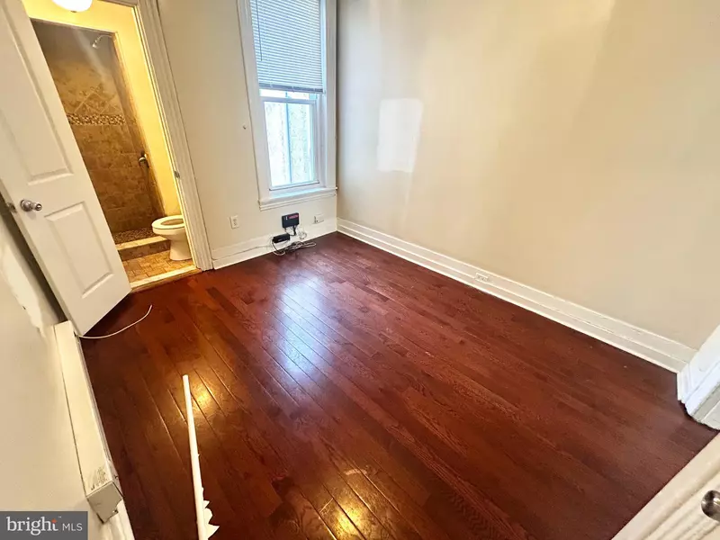1819 W OXFORD ST #D, Philadelphia, PA 19121