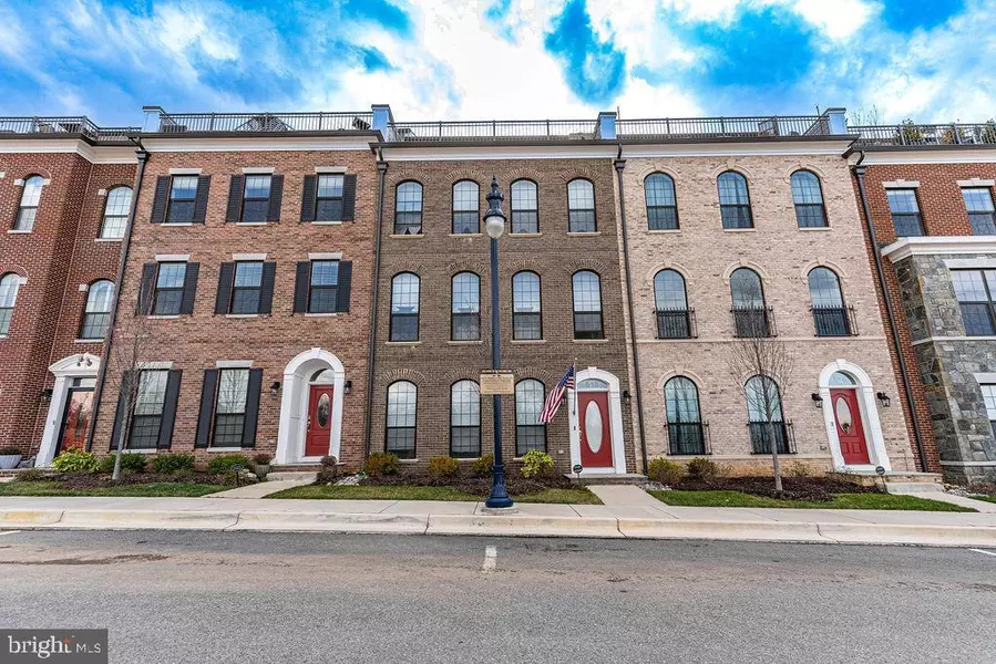 518 TRIGGERFISH DR, Oxon Hill, MD 20745