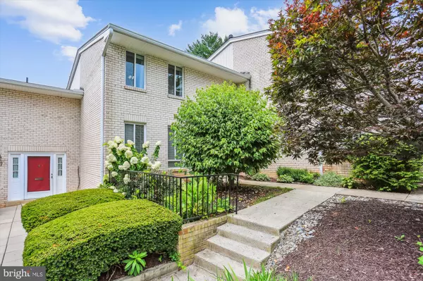 5525 BURNSIDE DR #5525, Rockville, MD 20853