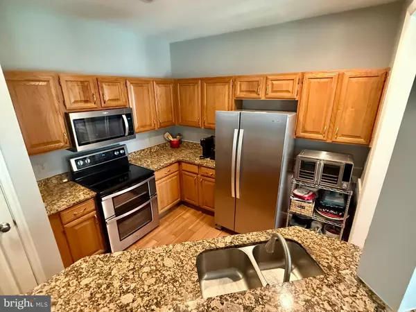 Leesburg, VA 20175,678 GATEWAY DR SE #907