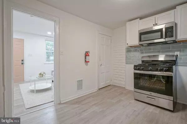 Camden, NJ 08104,1069 COLLINGS RD