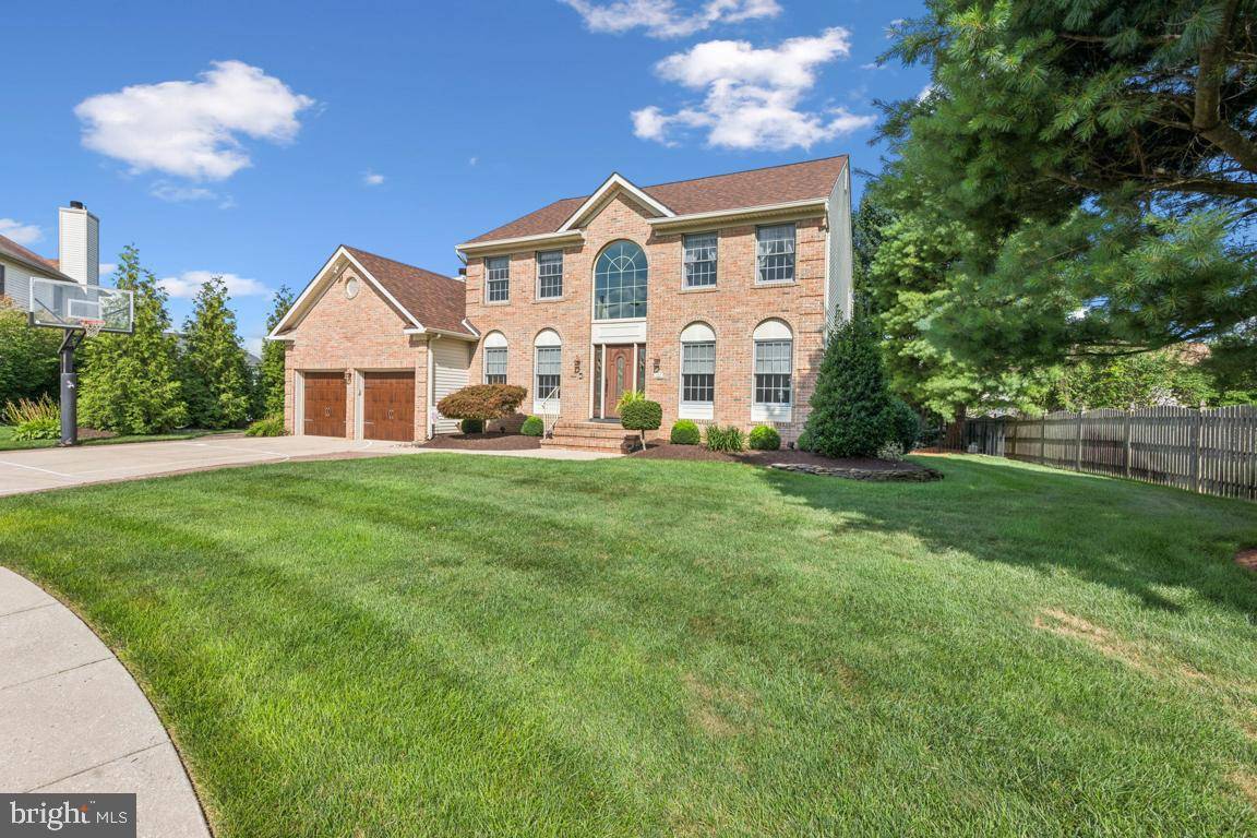 300 KEATLEY DR, Mt Laurel, NJ 08054