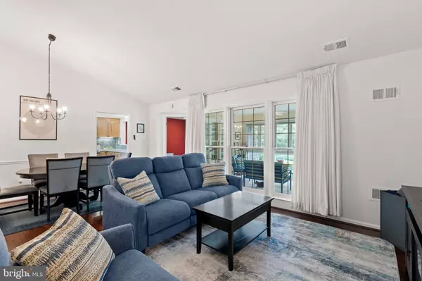 5713 BREWER HOUSE CIR #302, Rockville, MD 20852