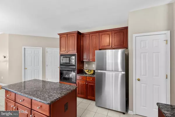 Lanoka Harbor, NJ 08734,207 STAFFORD AVE