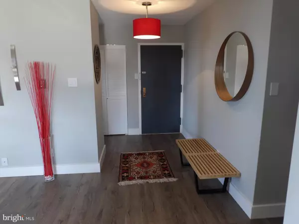 Mclean, VA 22102,1800 OLD MEADOW RD #902