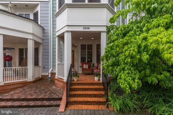Arlington, VA 22207,2058 OAKLAND ST
