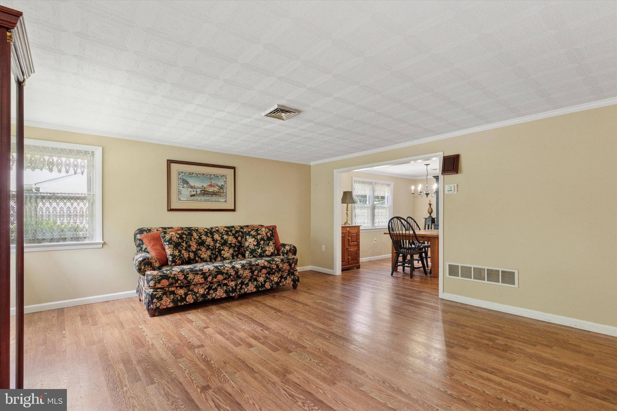 Hatboro, PA 19040,508 SHERWOOD LN