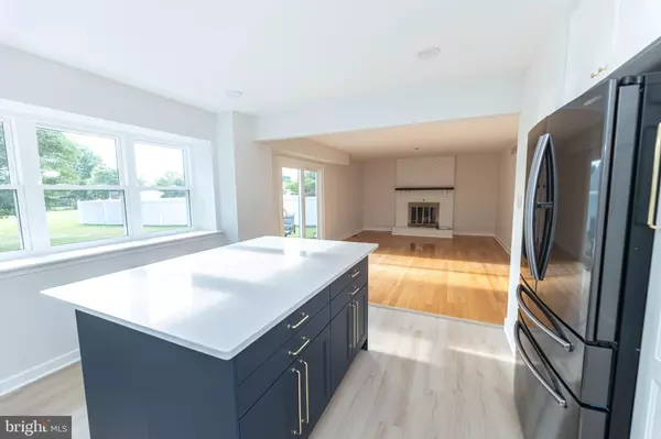 Cherry Hill, NJ 08003,209 HENFIELD AVE