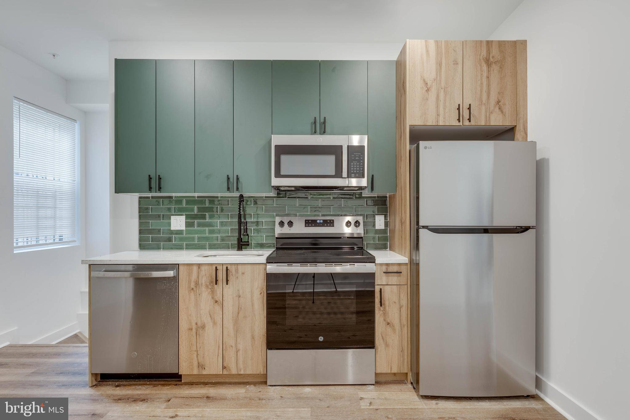 Philadelphia, PA 19133,2502 N LAWRENCE ST #1