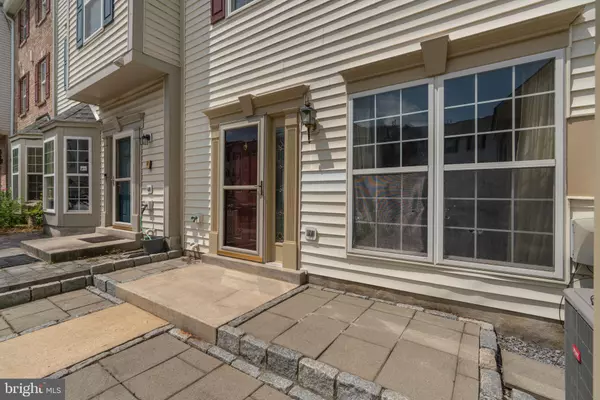 Odenton, MD 21113,2002 CRAMER POINT CT