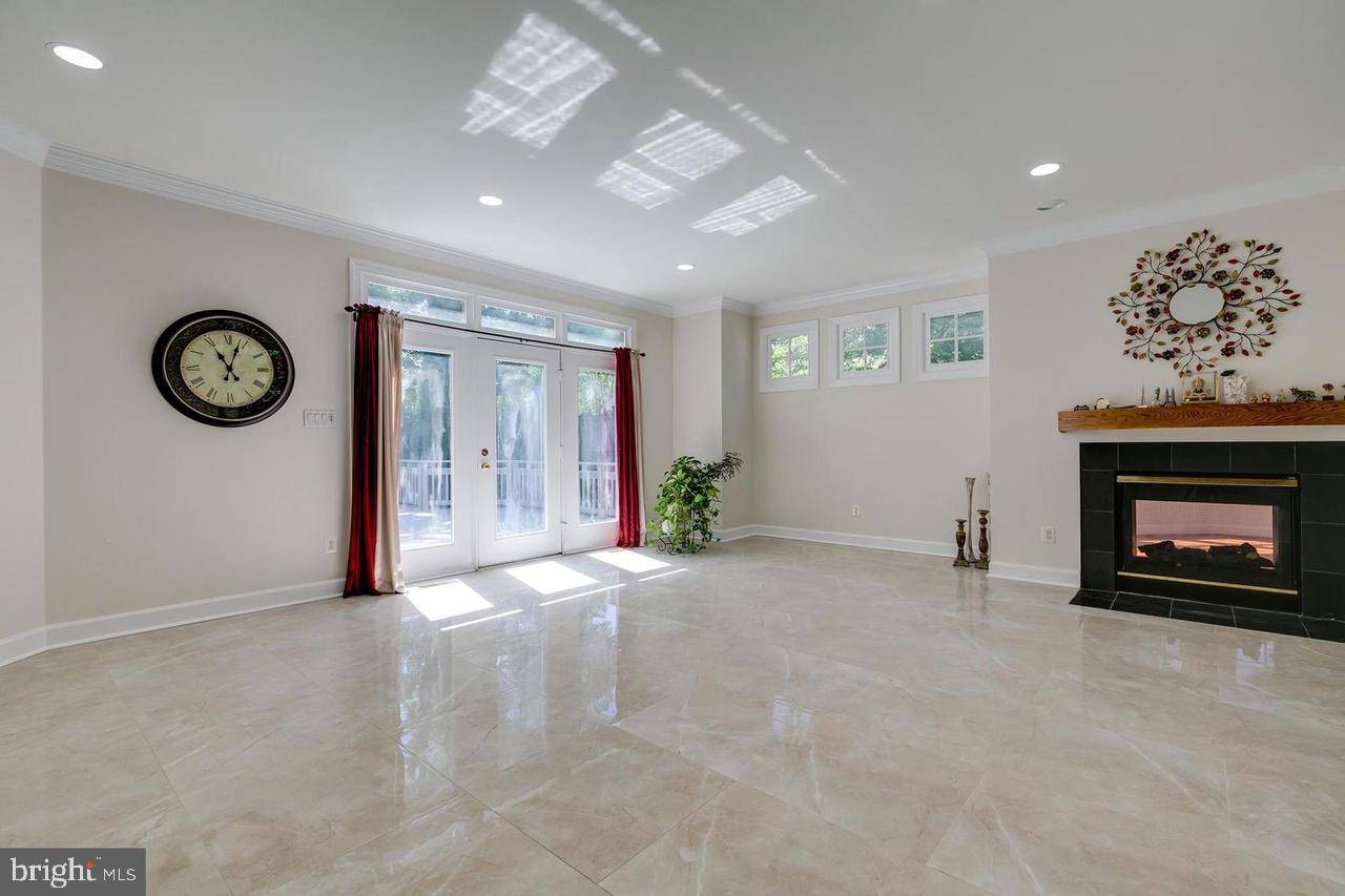 Vienna, VA 22182,1489 BROADSTONE PL