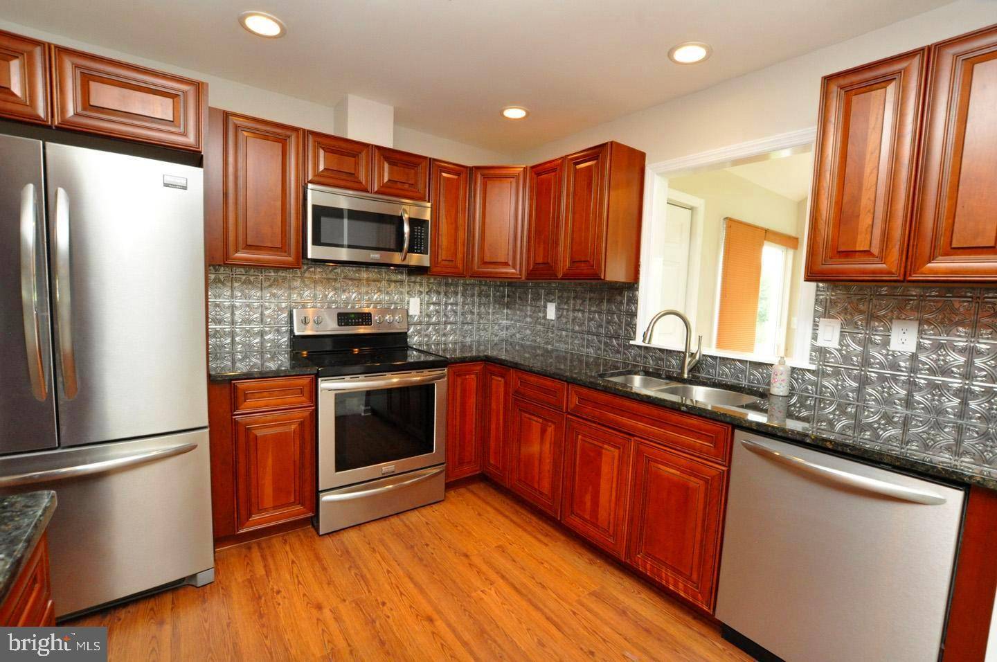 Southampton, NJ 08088,16 THORNBURY PL
