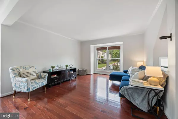 Ellicott City, MD 21043,7817 FALLING LEAVES CT