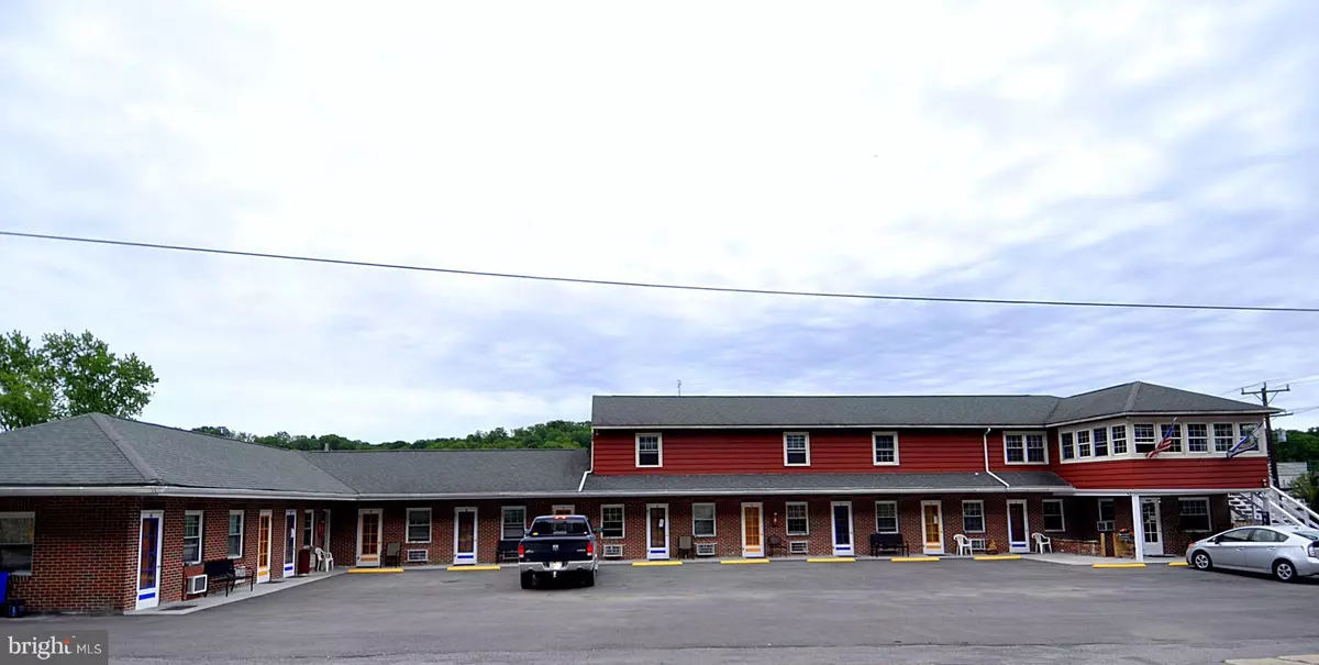 Berkeley Springs, WV 25411,268 WILKES ST #8