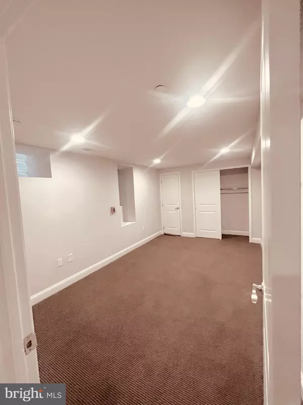 Philadelphia, PA 19130,931 N 19TH ST