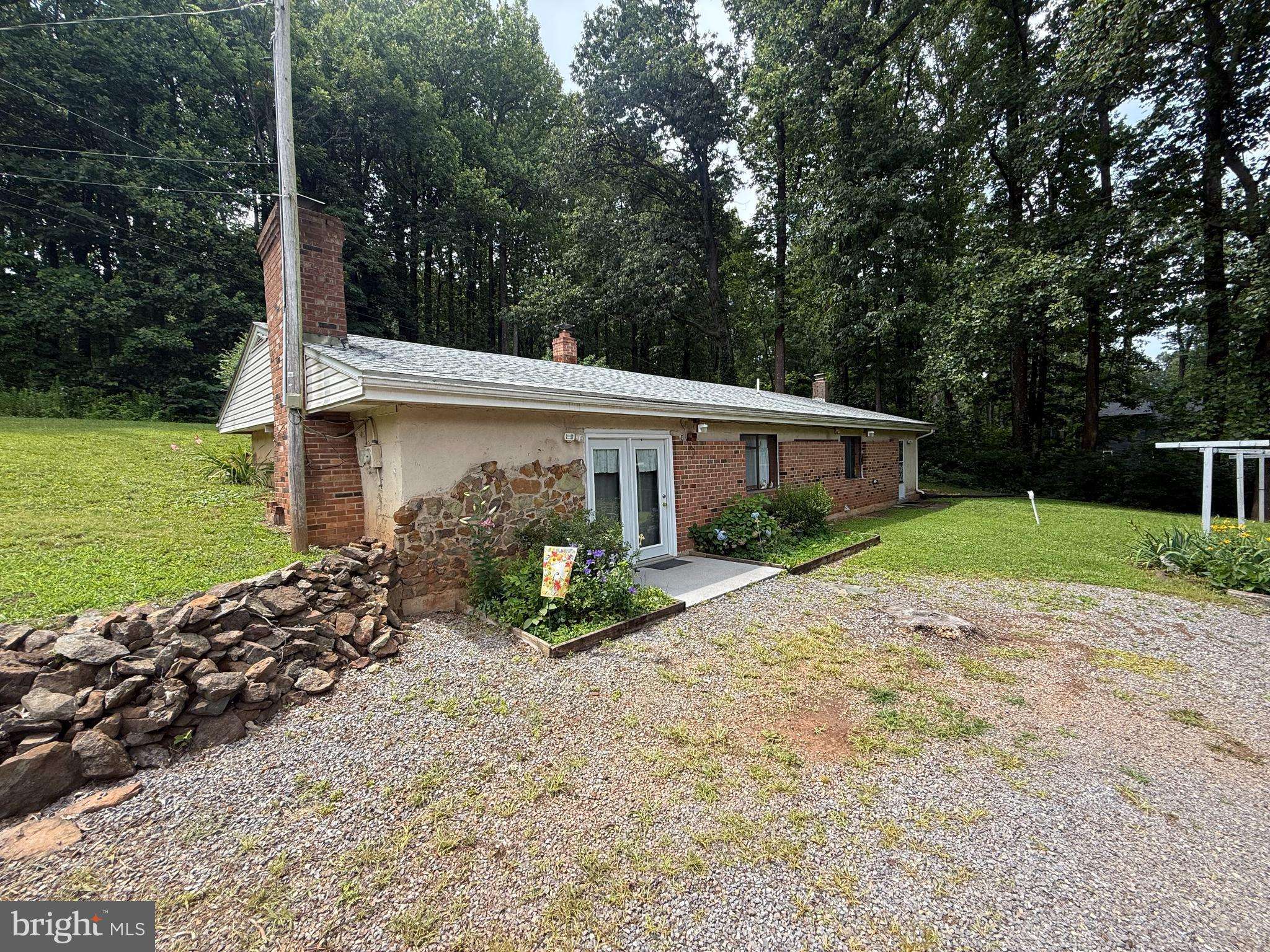Chester Gap, VA 22623,112 HIGHLAND WAY