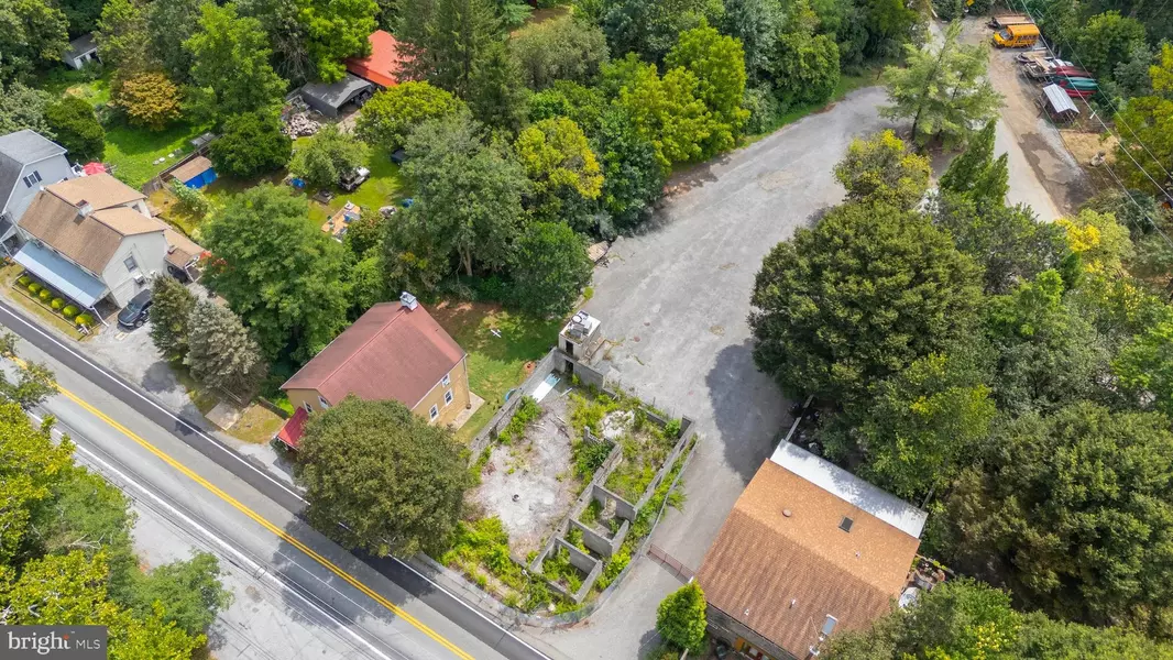 2094 STRASBURG RD, Coatesville, PA 19320