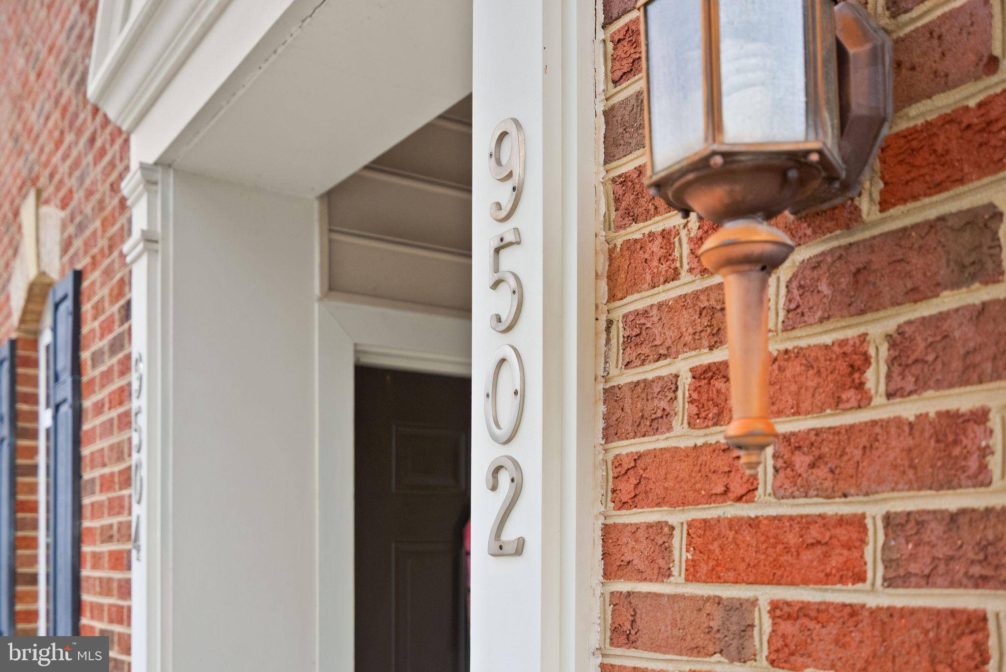 Manassas, VA 20110,9502 LEE CT