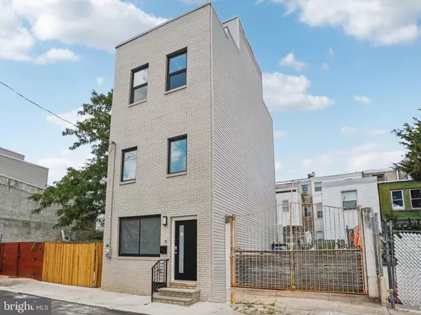 2225-2227 N WATERLOO ST, Philadelphia, PA 19133