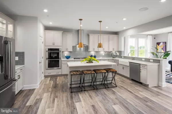 Waldorf, MD 20601,10379 HALMSTAD DR