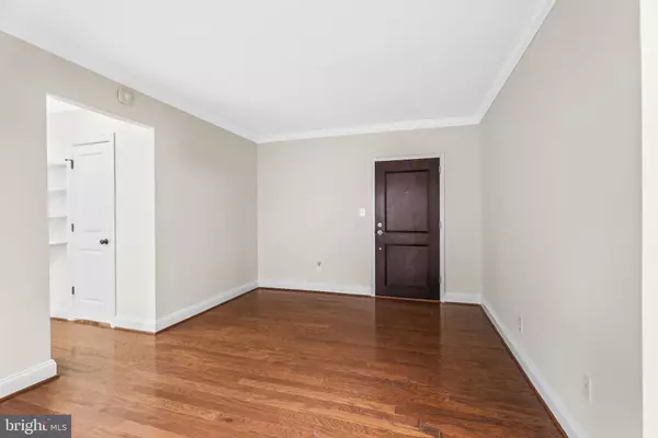 Alexandria, VA 22314,922 S WASHINGTON ST #102