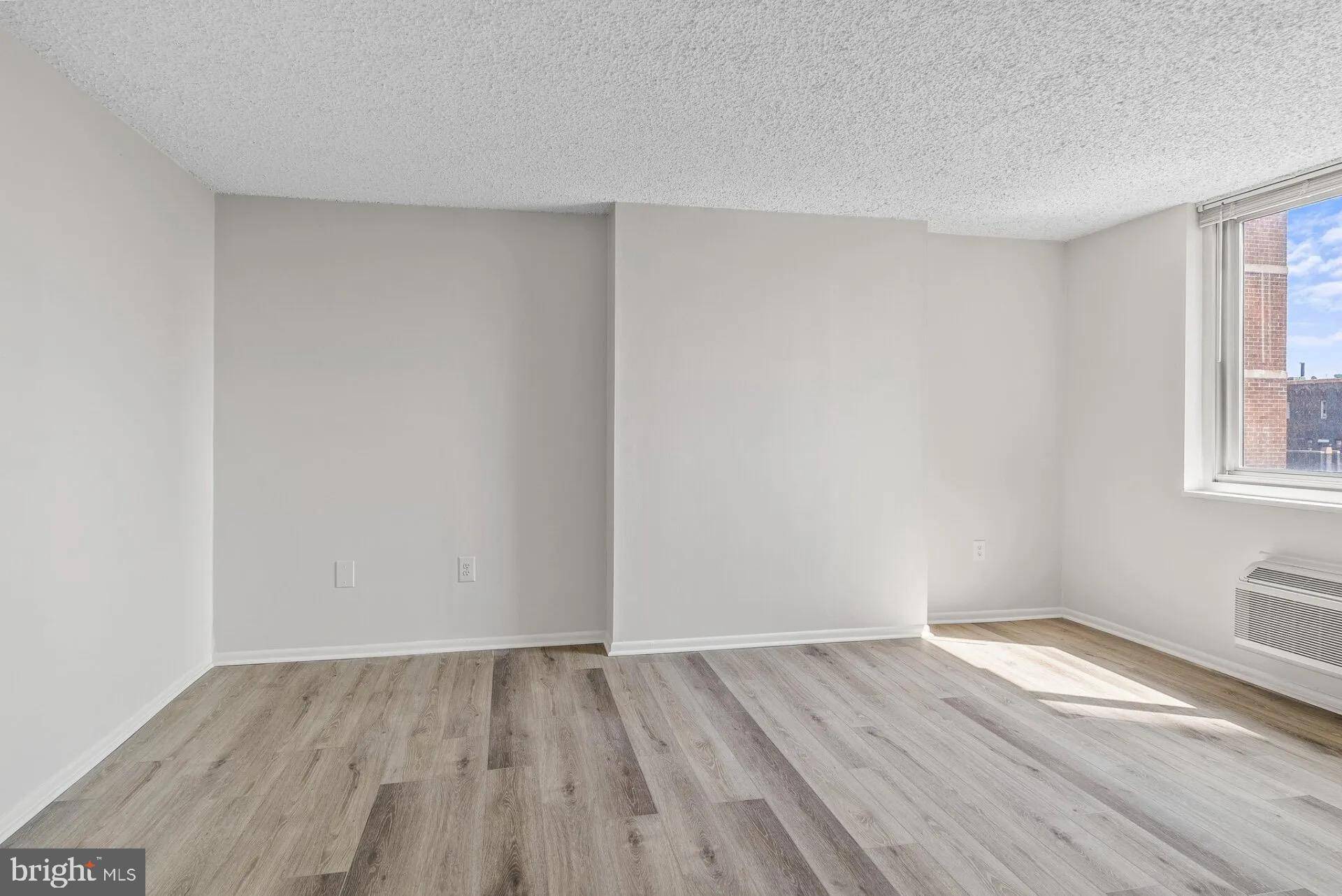 Philadelphia, PA 19102,1500 LOCUST ST #1B-3804