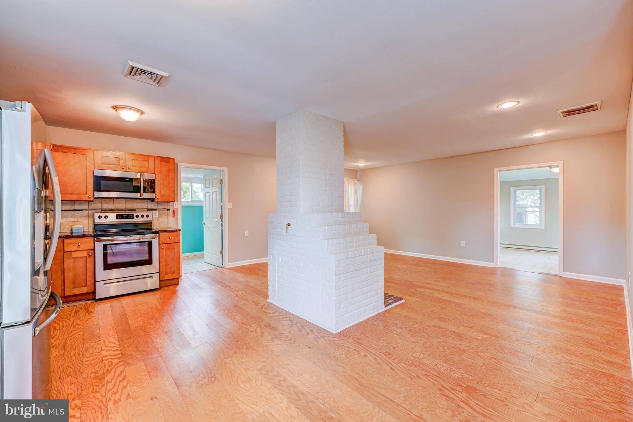 Levittown, PA 19057,40 BITTERSWEET RD