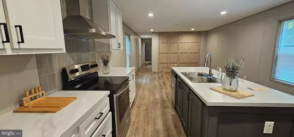 Smyrna, DE 19977,182-182-B HEMLOCK WAY #276