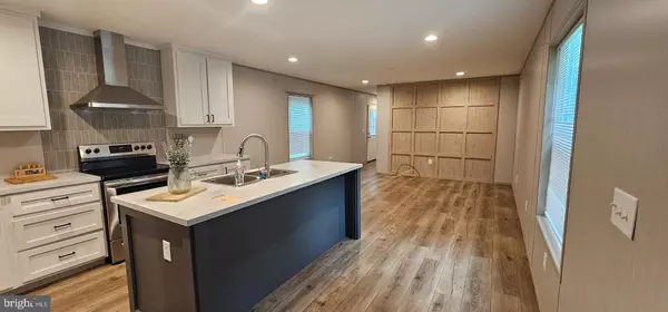 Smyrna, DE 19977,182-182-B HEMLOCK WAY #276