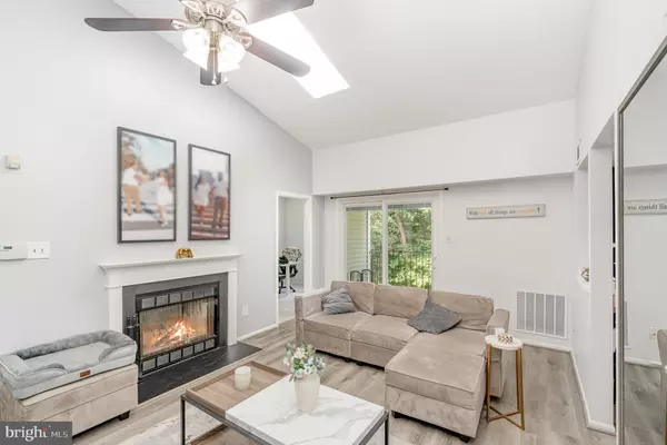 Woodbridge, VA 22192,12205 CHAUCER LN #12205