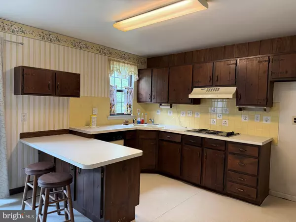 North Wales, PA 19454,402 HOPKINS CT