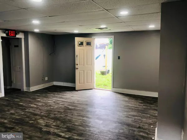 Vineland, NJ 08360,211 W LANDIS AVE