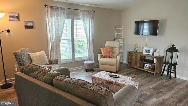 Smyrna, DE 19977,717 SAKS ST #84