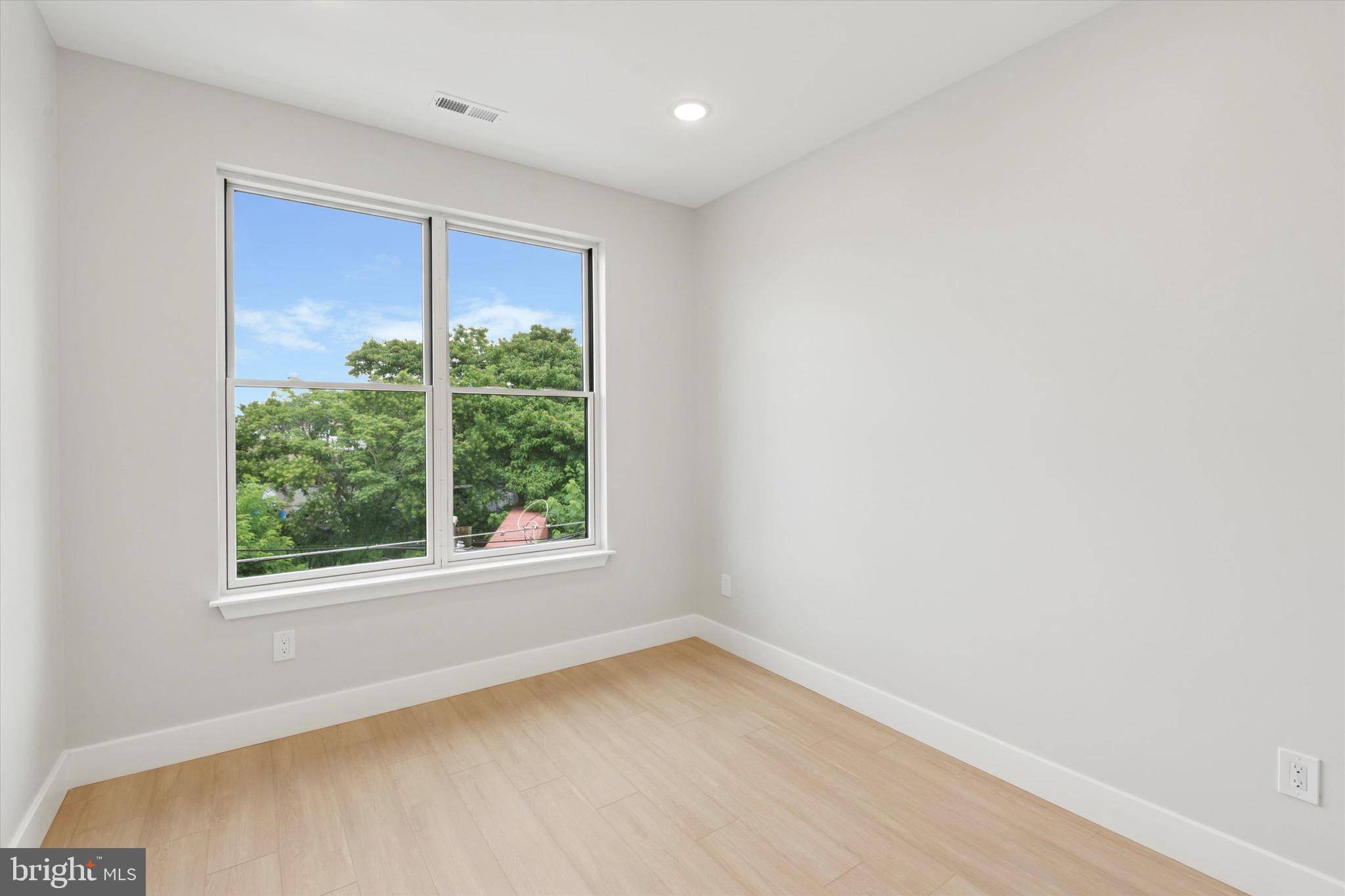 Philadelphia, PA 19122,520 W SUSQUEHANNA AVE #5