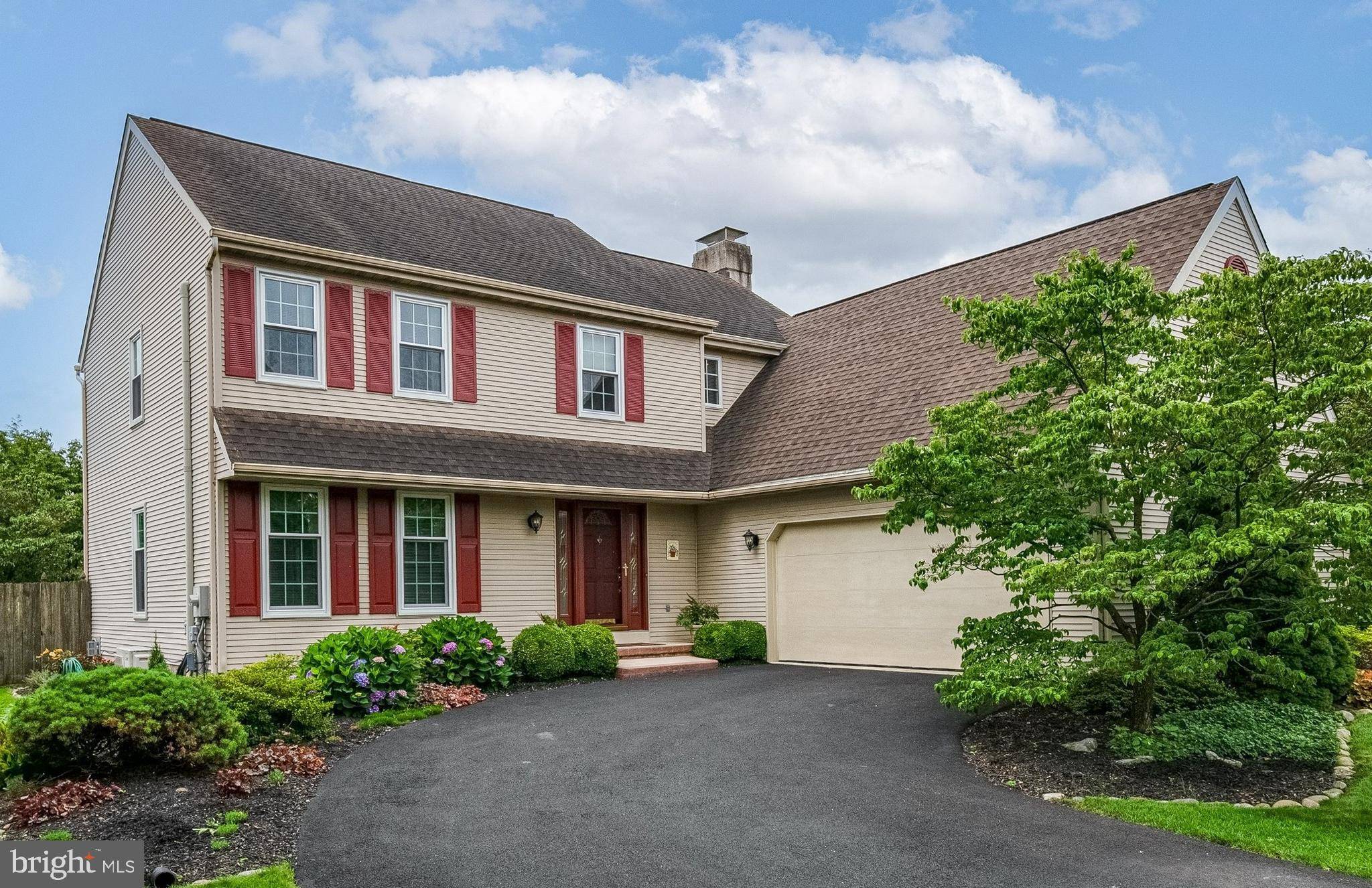 510 FRIENDSHIP DR, Fleetwood, PA 19522