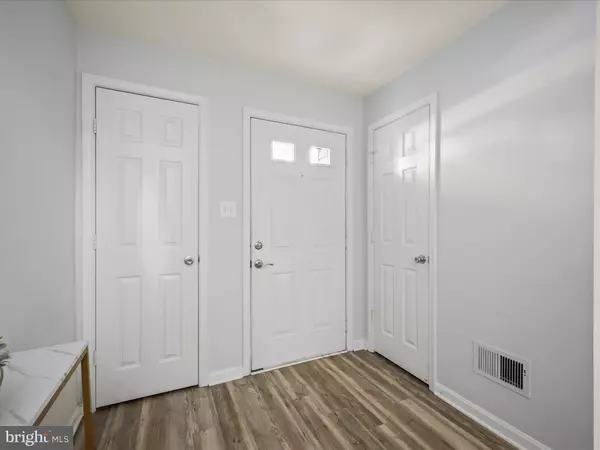 Ashburn, VA 20147,20198 BROOKVIEW SQ