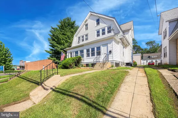 1121 MACDADE BLVD, Darby, PA 19023